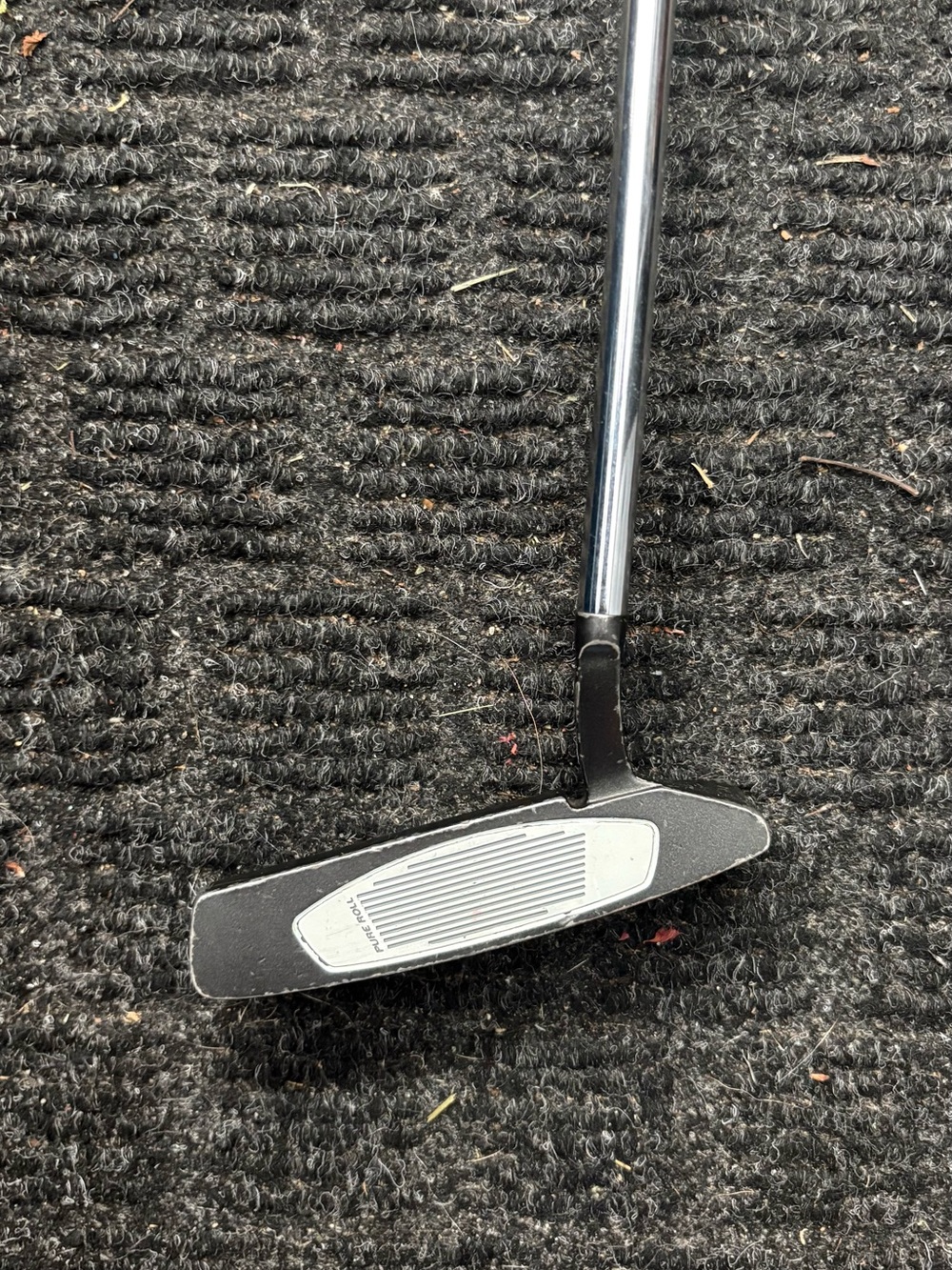TaylorMade Black and Silver Blade Putter